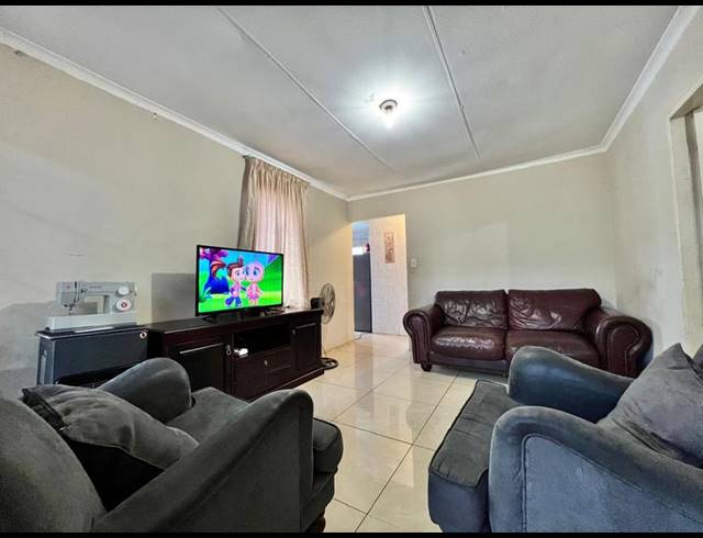2 BEDROOM HOUSE FOR SALE IN GLENWOOD